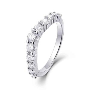 Bague d'éternité en argent de qualité supérieure avec diamants Moissanite, idéale pour un mariage ou un cadeau d'anniversaire, disponible à prix d'exportation - Product Image 1