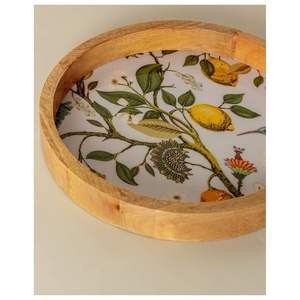 Plateau de service rond en bois rustique avec impression magnolia émaillée, plateau en bois festonné de 12 pouces, plateau à fruits et en-cas pour mariage et fête - Product Image 2