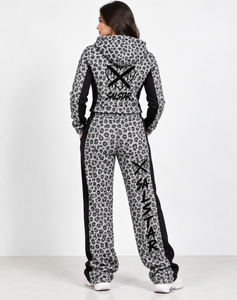 Women’s Leopard Print <b>Velour</b> <b>Tracksuit</b> Set Custom Logo Cropped Hoodie & Wide Leg Pants Two Piece Fashion Sportswear Set - Product Image 2