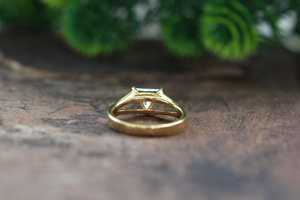 Anillo Solitario de Diamante con Corte Triangular de Moissanita de 0.61CT, Creativo y Artesanal, para Mujer, Plata 925 Original, Regalo Premium para Amigas - Product Image 2
