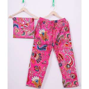 Conjunto de Pijama de Mujer con Estampado Floral Romántico de Lujo Hecho a Mano, Manga Tres Cuartos, Cuello en V, Cintura Elástica, 100% Algodón, Verano Otoño - Product Image 3