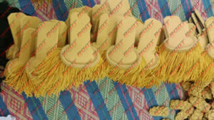 Epaulettes de hombro de alta calidad hechos a mano con flecos de lingotes dorados, hechos a medida. - Product Image 6