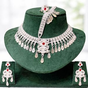 Ensemble de bijoux vintage plaqué or 24 carats, collier, boucles d'oreilles, peignes, broches, Comores - Product Image 4