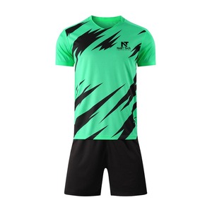 Vêtements de sport confortables pour hommes, uniforme de football 100% polyester, uniforme de football sur mesure pour hommes - Product Image 2