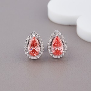 Boucles d'oreilles clous halo en diamant rose de forme poire pour femme, en argent sterling 925 plaqué rhodium, certifiées IGI, de luxe - Product Image 1