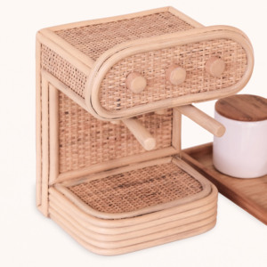 Mini cafetera de ratán para espresso con tazas de juguete, juguete de rol para niños, producido en Vietnam. - Product Image 1