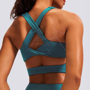 Sujetador deportivo con espalda cruzada inspirado en las tendencias, con soporte cómodo y material transpirable para entrenamiento deportivo. - Product Image 4