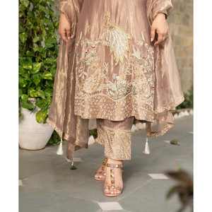 Conjunto de traje de fiesta de trabajo con Secuencia de bordado pesado para mujer - Product Image 4