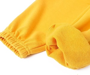 Pantalon de jogging décontracté pour homme en sergé de coton rouge, taille élastique, poches latérales, séchage rapide, léger, pour le printemps, lavable en machine - Product Image 2