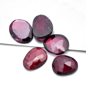 พลอยโกเมนสีแดงธรรมชาติดีมากๆแบบเรียบด้านหลังทรงตัดเป็นรูปดอกกุหลาบอัญมณีทรงหลวมสำหรับทำเครื่องประดับ - Product Image 3