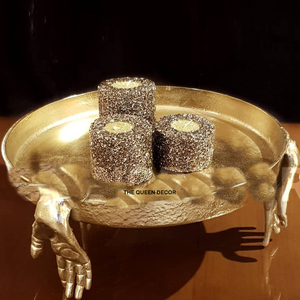 Plateau créatif pour desserts et chocolats, nouvelle arrivée, design en forme de main, plateau rond en métal avec finition dorée pour le service - Product Image 1