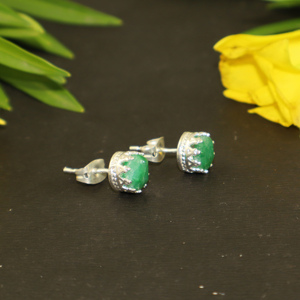 Vintage Style Fancy Shape 7 MM Dyed Emerald Gemstone Silver Plated Crown <b>Stud</b> <b>Earrings</b> For Women Girls Wholesale Bulk Jewelry - Product Image 4