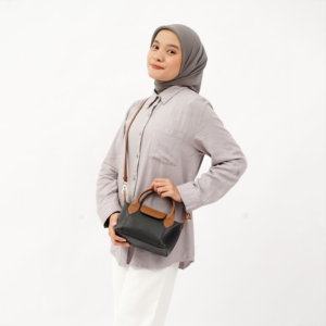 กระเป๋าถือผู้หญิง ZALINE BAG หนังสังเคราะห์ลายนูน สีน้ำตาล ปิดด้วยตัวล็อค สายสะพายไหล่ บุซาติน ใช้สำหรับเดินทางและใช้ในชีวิตประจำวัน - Product Image 4
