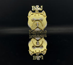 Pendentif personnalisé en alliage plaqué or avec diamants CZ étincelants pour la rue - Product Image 4