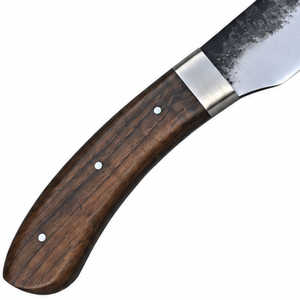 Couteau de boucher forgé à la main avec manche en bois brun foncé, lame argentée et finition martelée noire pour la découpe de viande - Product Image 2