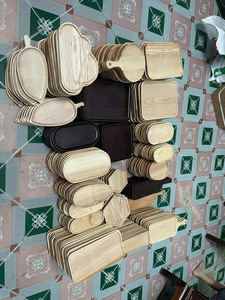 Plateau en bois naturel Bestchoice Kristen Nguyen, un best-seller |   Service de table multifonctionnel, design moderne, artisanal et respectueux de l'environnement - Product Image 3