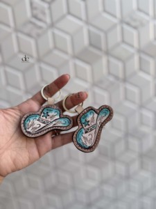 Últimos Llaveros de Cuero con Diseño Artesanal, Color Turquesa, Forma Irregular, Pendientes de Llavero, Gran Venta, Llaveros Ligeros - Product Image 2