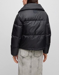 Chaqueta Acolchada Negra para Mujer con Capucha, Cierre de Cremallera, Chaqueta Corta de Invierno, Color Sólido, Manga Larga, Relleno de Poliéster - Product Image 6