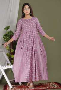 Vestido largo informal de algodón con estampado batik rosa para mujer, estilo étnico para uso diario. - Product Image 2