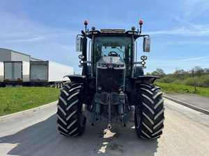 Tracteur agricole Massey Ferguson 8S.245 à vendre - Product Image 2
