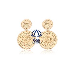 Pendientes de Ratán con Logotipo Personalizado, MÁS VENDIDOS |   Joyería de Paja Tejida de Primera Calidad Ecológica - Product Image 1
