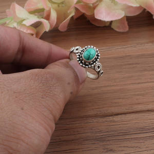 Anillo de Plata de Ley 925 con Turquesa en Corte Brillante, Hecho a Mano, Estilo Boho Clásico, con Gema Solitaria, para Aniversario - Product Image 2
