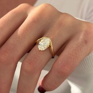 Bague de fiançailles solitaire en or 14 carats avec diamant ovale de 4 carats cultivé en laboratoire, certifiée IGI, bijoux de luxe pour mariage, bijoux de mariée, anniversaire - Product Image 3