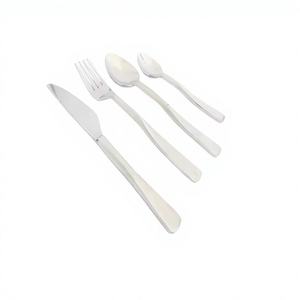 4 pièces de coutellerie en acier inoxydable écologique de haute qualité personnalisée ensemble résistant à la rouille cuillère fourchette couteau pour les parties de thé fournisseur en gros - Product Image 1