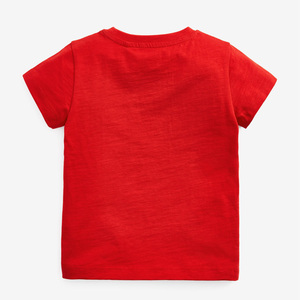 เสื้อยืดเด็กผู้ชาย แขนสั้น สีแดง ผ้าฝ้าย มีกระเป๋าหน้าอก พิมพ์ลายโลโก้ คอกลม สไตล์ลำลอง - Product Image 3