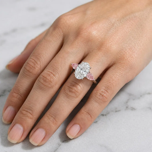 Bague de fiançailles en platine avec diamant ovale de 4,5 carats, or 14K 10K avec accents de diamants roses, certifiée IGI, bague classique pour femme - Product Image 4