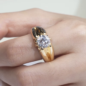 Anillo de Compromiso de Diamantes de Corte Brillante Redondo en Oro Amarillo para Mujer, Estilo Clásico - Product Image 4