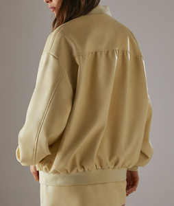 Blouson bomber beige surdimensionné pour femme, col montant, épaules tombantes, fermeture éclair, couleur unie, veste de printemps sur mesure - Product Image 2