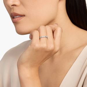 Bague en or blanc 14 carats avec diamants baguette ronds cultivés en laboratoire - Product Image 4