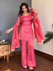 Conjunto Kurti Palazzo Rosa para Mujer con Dupatta – Traje Étnico Bordado para Fiestas y Bodas - Product Image 1