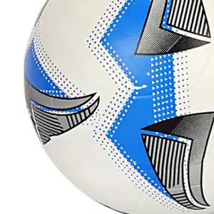 Ballon de football professionnel entièrement personnalisé avec logo, 32 panneaux, cousu à la main, haute qualité, fabriqué à Sialkot, Pakistan, pour l'entraînement - Product Image 2