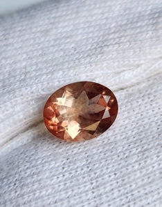 Pierre de soleil d'Oregon naturelle, facettée et couleur champagne, magnifique pierre précieuse ovale multicolore, disponible au prix de gros. - Product Image 3