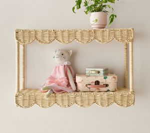 Nuevo diseño de estantería escalonada de ratán con dos niveles festoneados para exhibir libros y decorar la habitación infantil. - Product Image 6