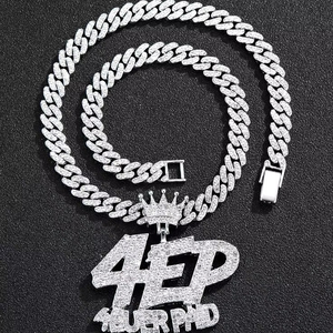 Collar con Colgante de Corazón y Letra Estilo Punk Hip Hop, Oro 14K, Moissanita VVS, Diamante Cultivado en Laboratorio, Joyería con Incrustaciones de Diamantes para Hombre y Mujer - Product Image 1