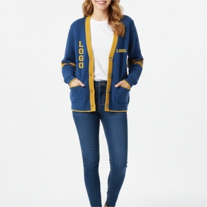 Cardigan en tricot bleu pour femme avec bordure jaune et logo sur la manche, style preppy, vêtement d'automne - Product Image 3