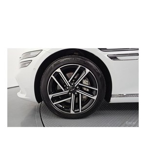 Genesis 2023 G80 Turbo 3.5 Gasolina AWD con Caja de Cambios Automática, Asientos de Cuero, Cámara Trasera, 43,643 km, Volante a la Izquierda - Product Image 5