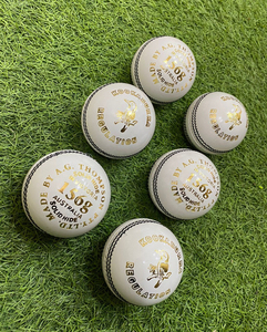 ลูกคริกเก็ตหนังอัลลูมิเนียมมาตรฐาน Kookaburra 4 ชิ้น สำหรับการแข่งขันระดับมืออาชีพ 80 โอเวอร์ - Product Image 6