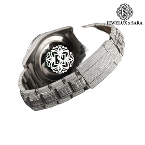 Montre-bracelet Hip Hop entièrement personnalisée en moissanite et diamants, bijou de luxe, cadeau pour les musiciens, les athlètes et les consommateurs avant-gardistes - Product Image 5