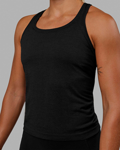 Camiseta deportiva de verano para mujer, con logo personalizado, para yoga y entrenamiento, hecha en Pakistán. - Product Image 4