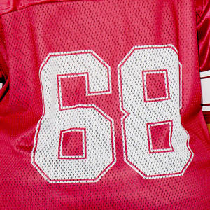 Camiseta Deportiva Roja Oversize de Malla Transpirable de Poliéster para Fútbol Americano, Estilo Urbano, Personalizable OEM, Marca Privada, Fabricada en EE. UU. - Product Image 3