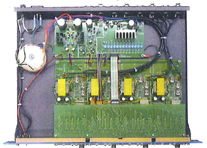 Amplificateur de microphone 4 canaux JRsound HA-404II avec corps en aluminium, connexion XLR, audio stéréo, impédance 8 ohms - Product Image 3