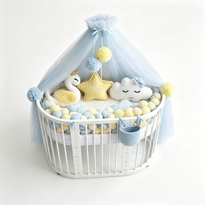 Dôme de lit en tulle bleu avec pompons pour la décoration de la berceau de bébé, utilisable toute l'année - Product Image 3
