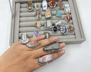 Lot en gros de bagues en laiton avec pierres précieuses assorties, bagues en pierres naturelles pour femmes, pour usage quotidien - Product Image 5