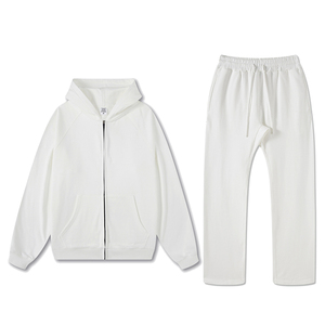 Ensemble de survêtement de haute qualité pour femmes, sweat à capuche zippé et pantalon évasé, personnalisable avec logo, rouge - Product Image 3