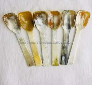 Cuillère en corne artisanale Ustensile de cuisine en corne naturelle Cuillère de service et de cuisine écologique Cuillère rustique unique pour un usage quotidien - Product Image 3