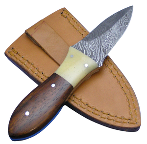 Couteau à huîtres artisanal Dustline Commodities en acier Damas, écologique et personnalisable, avec manche en bois Pakka – Le choix des amateurs - Product Image 1